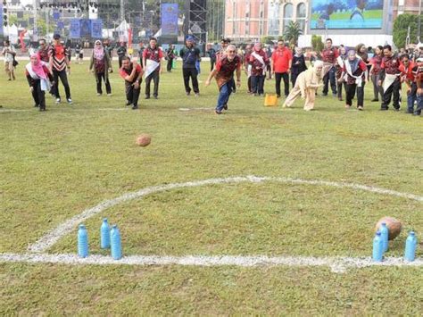 Permainan tradisional semakin dilupakan zaman. Festival Permainan Malaysia