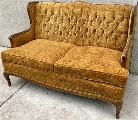 Uhuru Furniture And Collectibles 471348 Vintage Tufted Wingback
