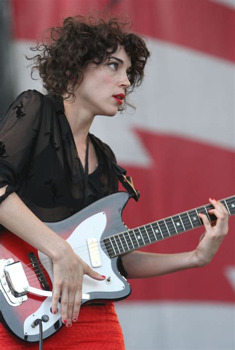 that annie clark annie clark female guitarist st vincent annie clark