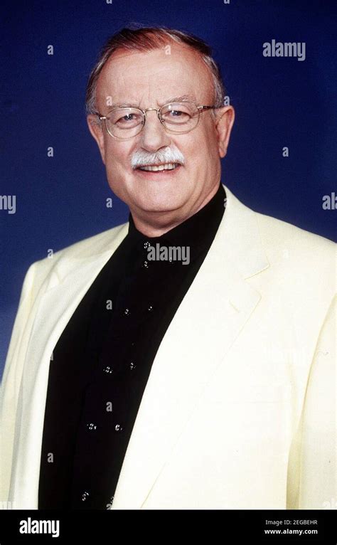 Roger Whittaker Singer Hi Res Stock Photography And Images Alamy