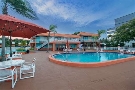 Howard johnson by wyndham reseda hotel & suites. Howard Johnson Inn & Suites North Clearwater, FL - See ...
