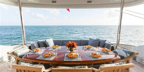 Luxury Yacht Table Setting Table Settings Luxury Yachts Outdoor Decor