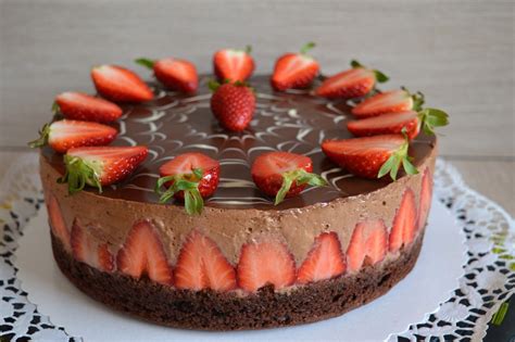 Schoko-Erdbeer-Mousse-Torte - Julias Kuchenwelt