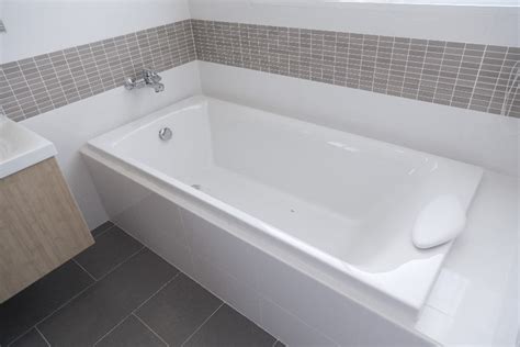 Habe das gleiche letzte woche durch. Kratzer In Der Badewanne Entfernen In Sechs Schritten Ist ...