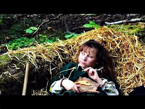 M Dchen Lebt Im Wald Trailer Youtube