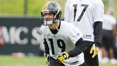 Steelers sign Grisham to active roster