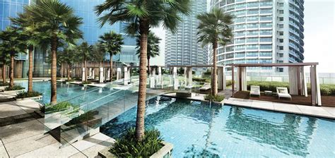 The hotel is 40 floors tall and has 800 rooms. Four Seasons Hotel Kuala Lumpur Now Open | SENATUS