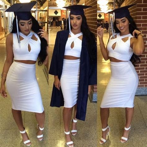 60 Gorgeous Graduation Outfits Ideas That Will Make You Look Fabulous 58 High School