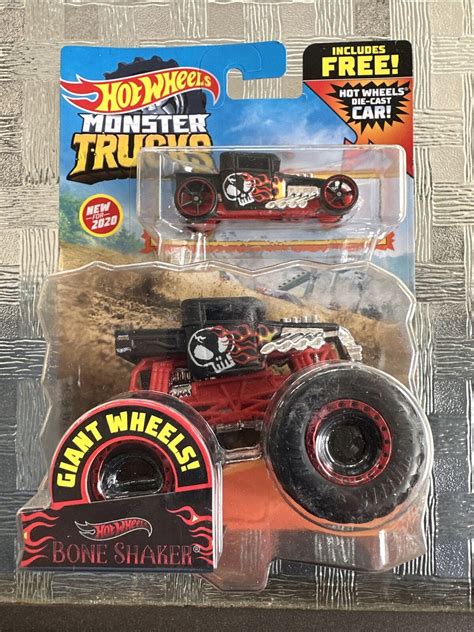 Hot Wheels Monster Trucks Duos Bone Shaker Includes Bonus Car 1 64