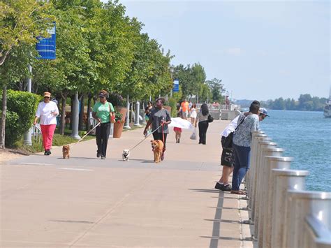 The 20 Best Things To Do In Detroit River Walk Detroit Riverwalk