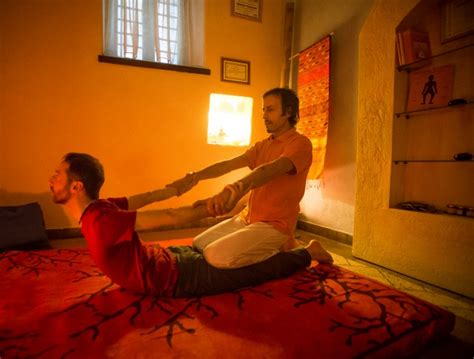 Corso Base Di Massaggio Tradizionale Yoga Thailandese Fior Di Loto Thai Fior Di Loto Thai