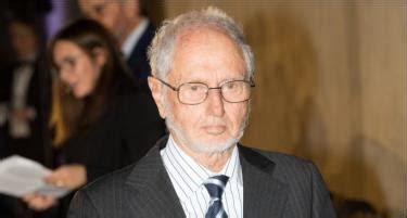 Fernando aiuti, immunologo e fondatore dell'associazione nazionale per la lotta contro l'aids, è morto mercoledì 9 gennaio al policlinico gemelli di roma, aveva 83 anni. È morto Aiuti, immunologo anti Hiv - Il Tempo
