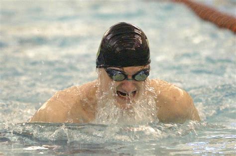 Rockford Starts Strong In 173 139 Boys Swimming Victory Over Jenison