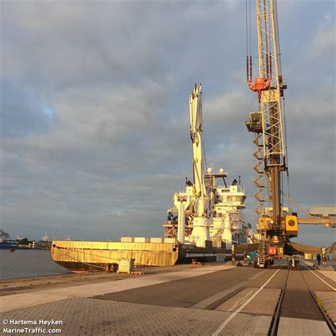 In emden wird das leben mit gelassenheit und freude genossen. Picture of DEEP CYGNUS | AIS Marine Traffic