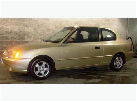 2001 Hyundai Accent Hatchback Coupe 2 Door Outside Victoria Victoria