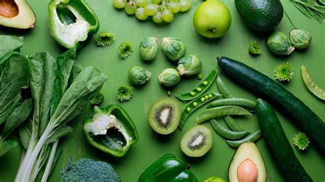 11 Green Foods And 1 Drink That Are Good For You