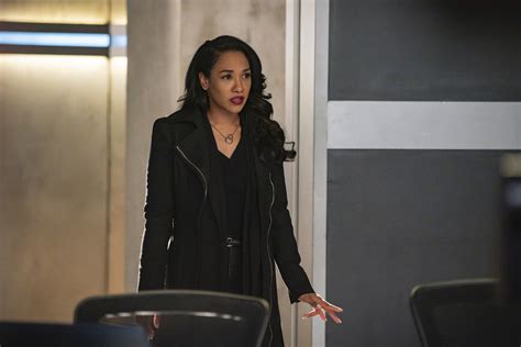 The Flash Season 7 Details On Iris Return From The Mirrorverse