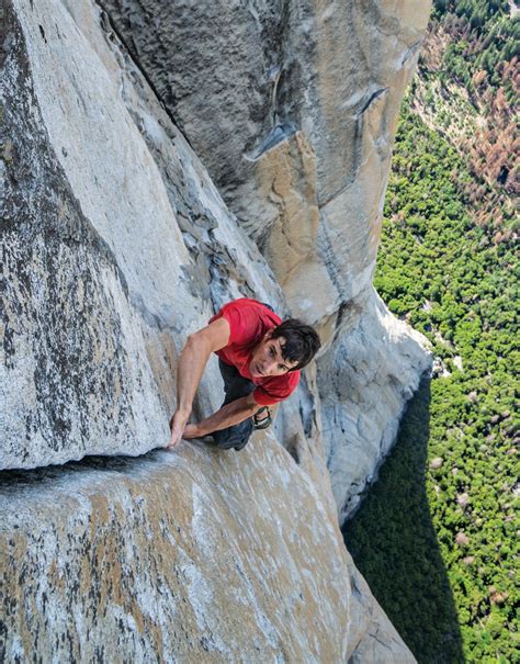 Alex Honnold Climbing The 3000ft High Face Of El Capitan Without Any