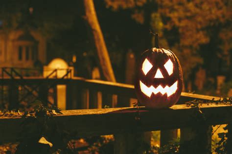 Tips Tricks And Treats For Homemade Haunted Houses Zing
