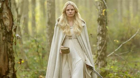 Once Upon A Time Fashion Spotlight 4 Secrets You Need To Know About Emma Swan S Magical