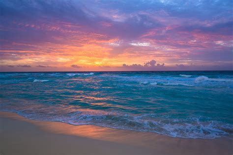 The Perfect Back Drop To The Ultimate Romantic Getaway Cancun Sunset