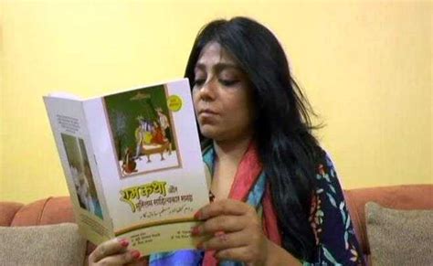 Muslim Woman Mahi Talat Siddiqui From Kanpur Translates Ramayana Into Urdu