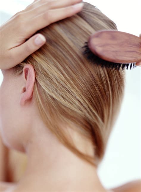 7 Ways Youre Brushing Your Hair Wrong Stylecaster
