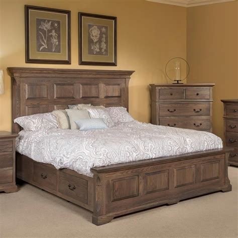 Palettes Longmeadow Traditional Queen Size Panel Bed With Storage On