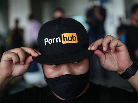 Pornhub Owner Agrees To Pay 1 8m To Resolve Sex Trafficking Charge Edmonton Sun