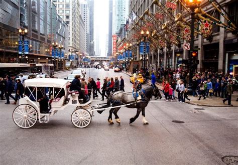 5 Ways To Celebrate Christmas In Chicago Families Fly Free By Go To