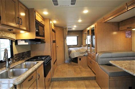 25ft Thor Chateau W1 Slide Out O New California Motor Home Rentals