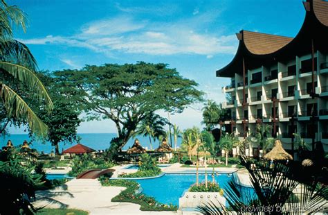 Ascend to the ethereal realm of divine as island resort expresses its beauty in the most blossoming way. Shangri-La's Rasa Sayang Resort and Spa Penang - Pearl ...