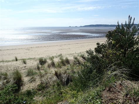 Swansea beach stretches for five miles along swansea bay between the maritime quarter and the knab rock near mumbles in wales. Swansea beach © Eirian Evans :: Geograph Britain and Ireland