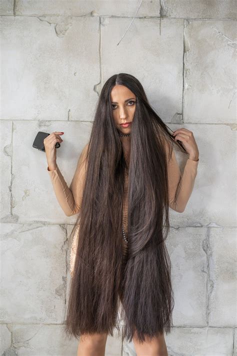 PHOTO SET Mila S Long Hair Brushing Photoshoot Long Hair Styles