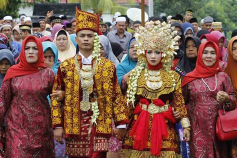 Gambar Pakaian Adat Jawa Blog Budaya Indonesia Pakaian Adat Jambi Hal