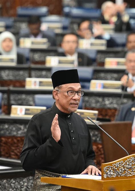 Anwar ibrahim aka datuk seri anwar ibrahim aka anwar bin ibrahim is a prominent malaysian politician. Anwar Ibrahim discusses state of Malaysia - Southeast Asia ...