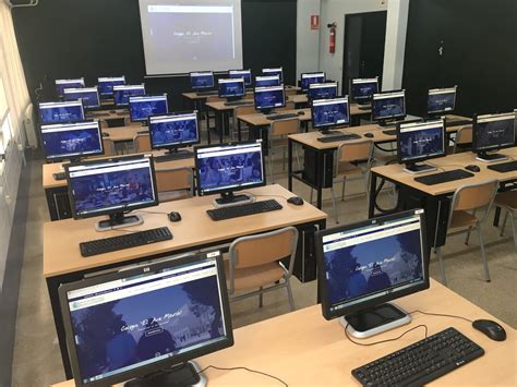 Nueva Aula De Informática Eso Colegio El Ave María Benimámet Valencia