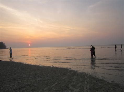 We are located in a quiet neighbourhood with right on the tip of edge. pleaselovemeunconditionally: Blue Lagoon Port Dickson