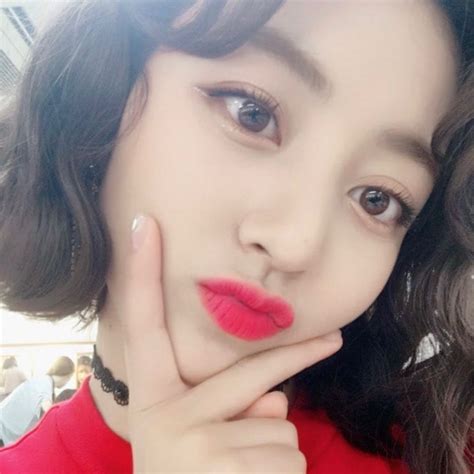 Park Jihyo Twice Selca Icon Pfp Kpop In 2022 Hearts Girl Beauty Twice Jihyo