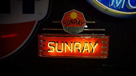 Sunray Art Deco Neon Sign At The Eddie Vannoy Collection 2020 As K14