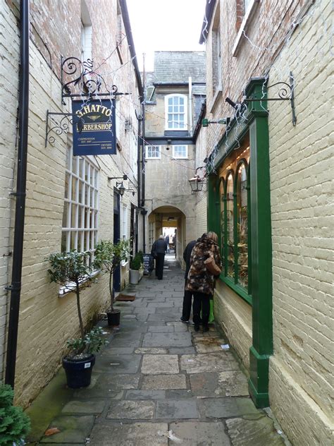 Online marketplaces in emerging markets. Devizes Days in Words and Pictures 2015: "The Ginnel ...