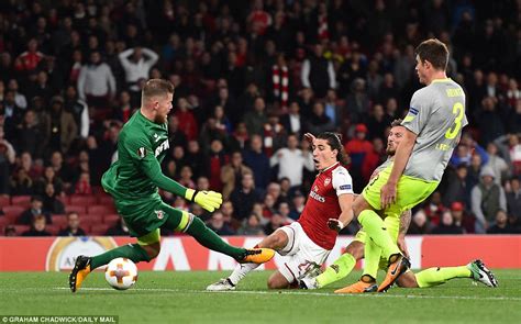 Arsenal 3 1 Cologne Sanchez Rescues Arsene Wenger S Side Daily Mail