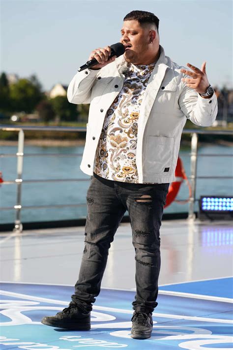 Direction de la santé et du développement social (french: DSDS 2021 am 23.1.2021: Alle Kandidaten, Songs, Goldene CD