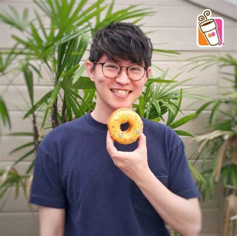 The zeus on the mountaintop of donuts, dunkin's version of glazed is pretty great. Stand to win a Dunkin' Donuts Singapore mug - #GIFTOUT # ...