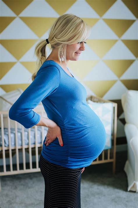 Belly Huge Weeks Pregnant Pregnantbelly