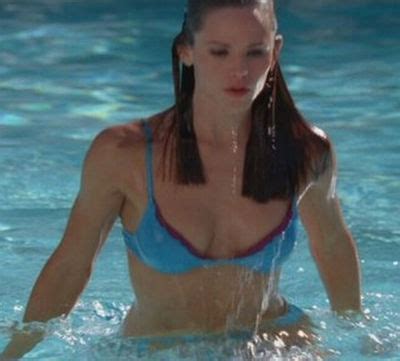 Retro Bikini Jennifer Garner Flaunts Blue Bikini In Alias Trailer