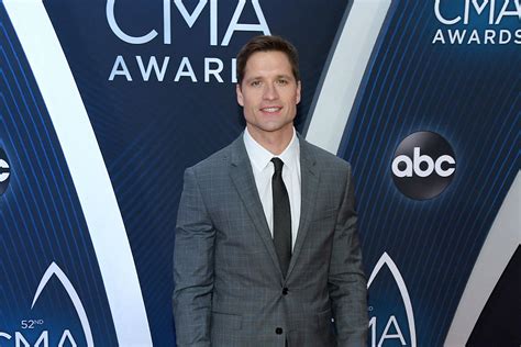 Walker Hayes Gave Fans A Lot Of Power To Choose 2019 Tour Name