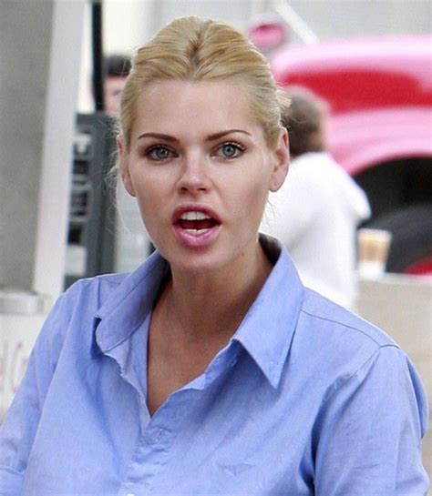 Sophie Monk At The Service Station 9 Pics