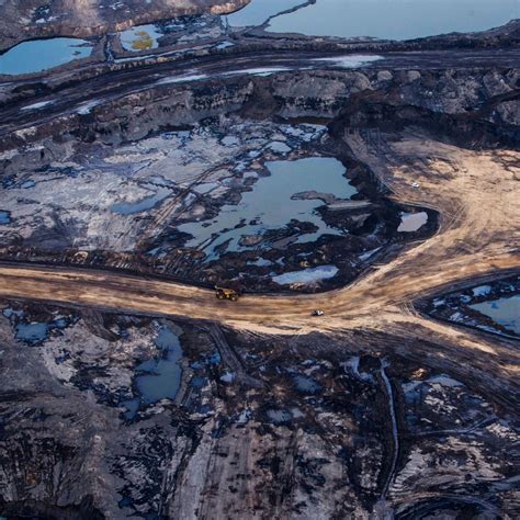One Of The Worlds Dirtiest Oil Patches Is Pumping More Than Ever Wsj