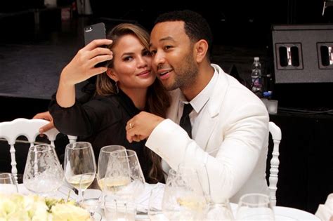 Chrissy Teigen S Latest Flirty Tweet To John Legend Is Amazingly Nsfw